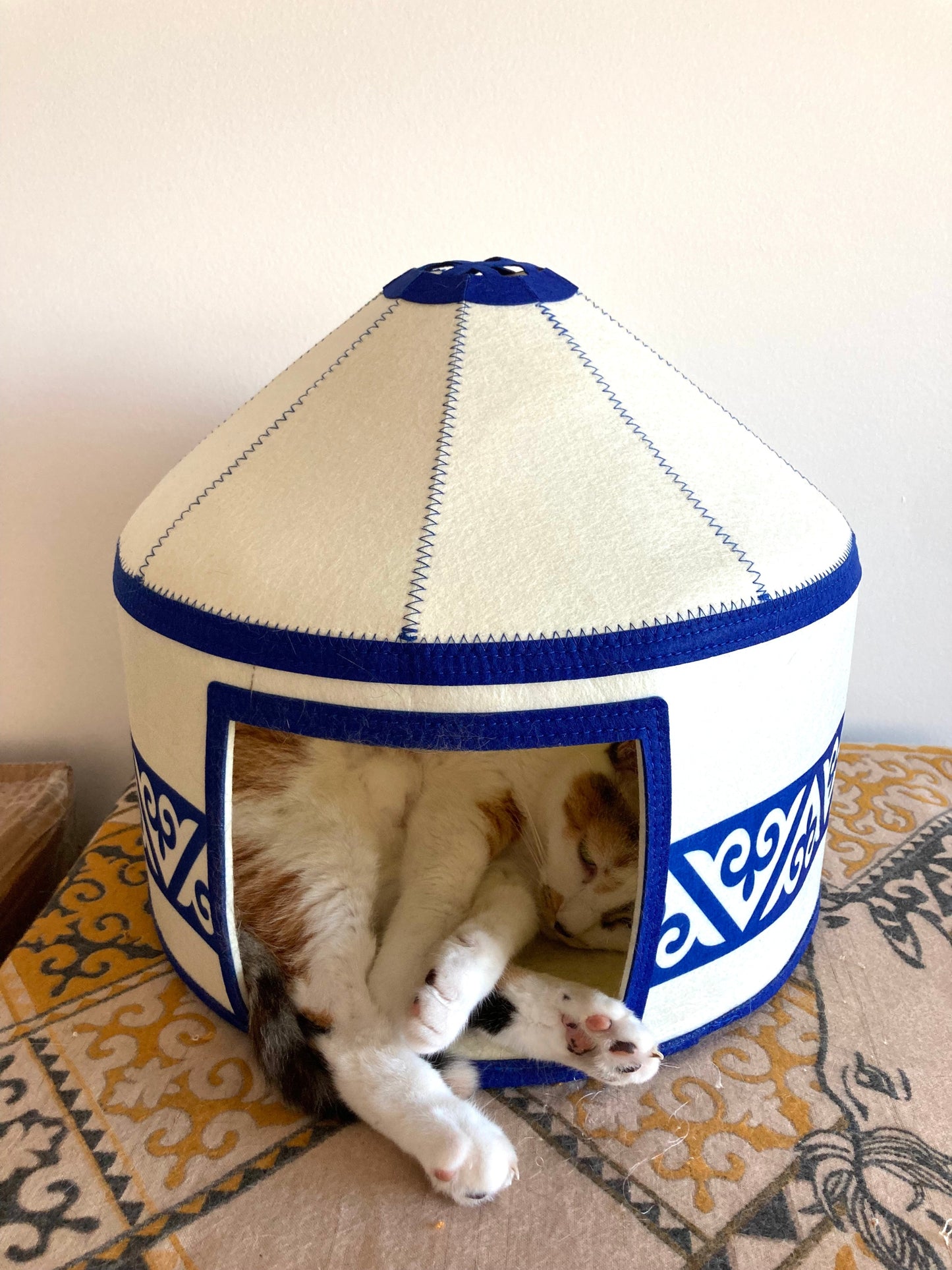 Nomadic Cat Yurts ~ Cozy Felt Yurt for Cats ~ New Blue Design